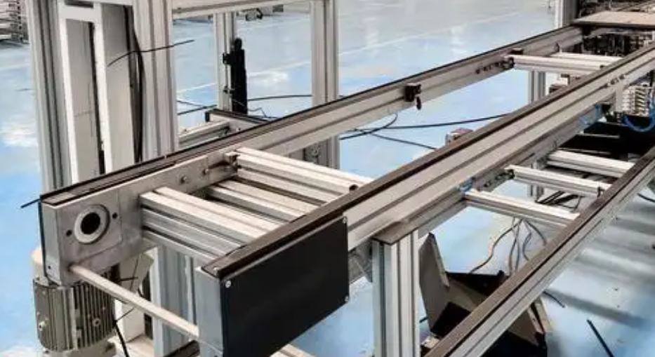 選擇電機驅動柔性輸送線時，需考慮以下因素